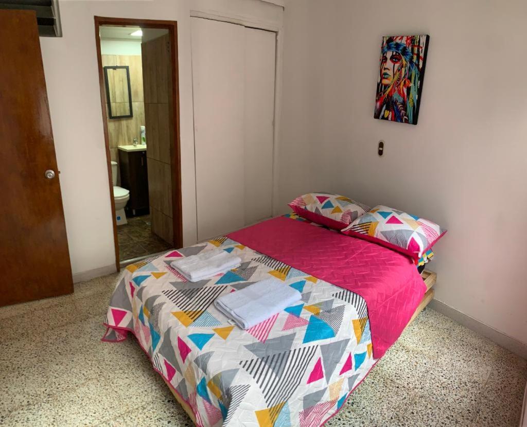 Hostel Kumho Alojamiento Medellin Ngoại thất bức ảnh