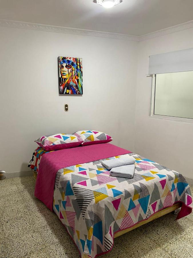 Hostel Kumho Alojamiento Medellin Ngoại thất bức ảnh