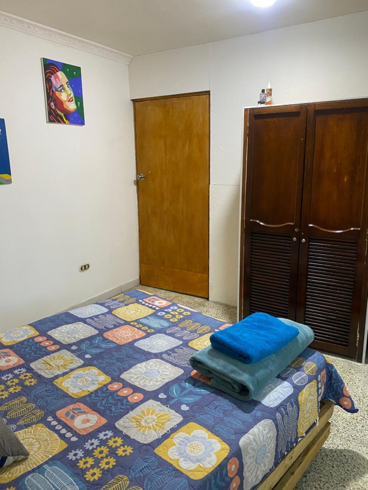 Hostel Kumho Alojamiento Medellin Ngoại thất bức ảnh